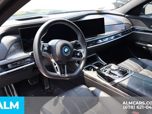 Used 2023 BMW i7 xDrive60 AWD/4WD image 9