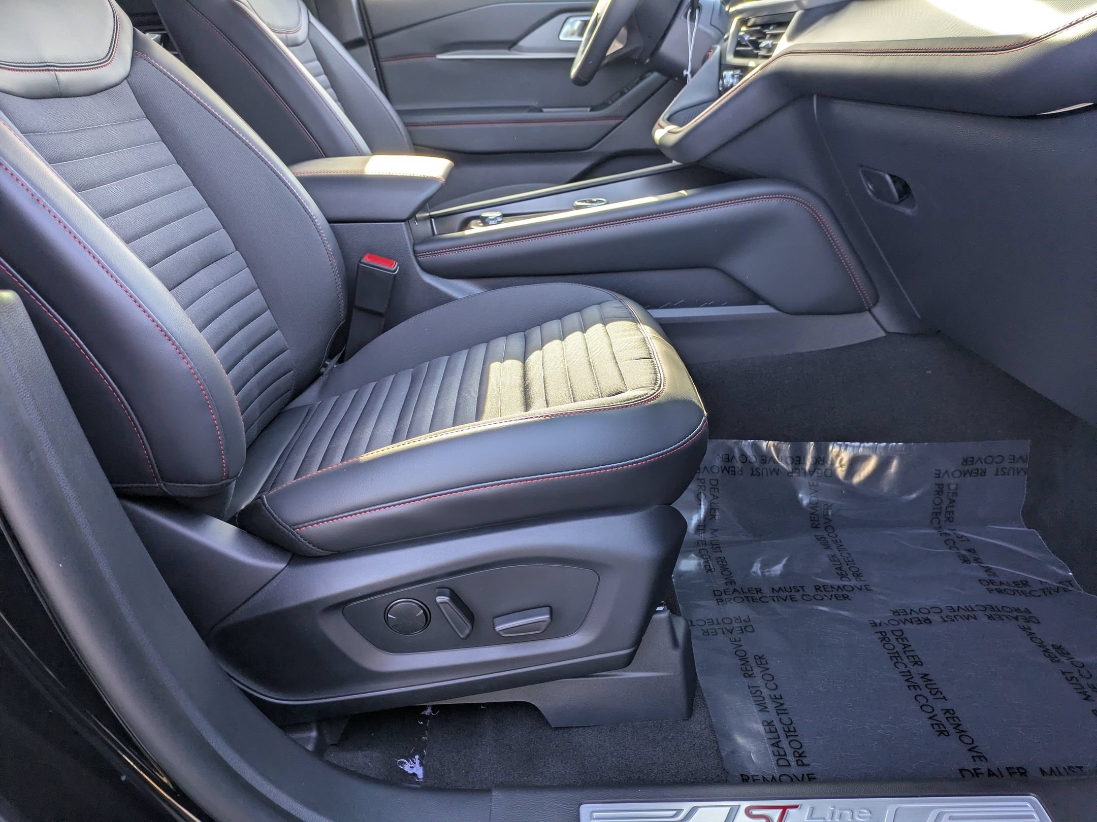 New 2026 Ford Explorer ST-Line w/ Premium Package RWD image 39