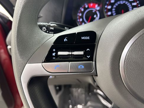 Used 2023 Hyundai Elantra SEL image 37