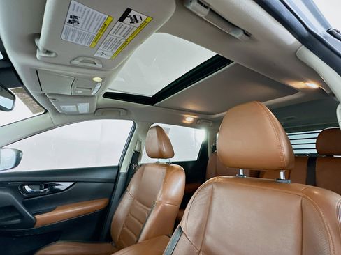 Used 2018 Nissan Rogue SL w/ Premium Package FWD image 26
