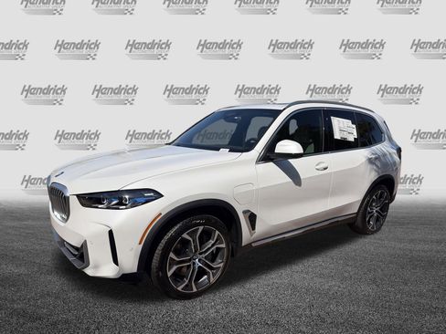 New 2026 BMW X5 xDrive50e AWD/4WD image 5
