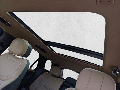 Used 2023 Land Rover Range Rover Sport SE Dynamic image 13