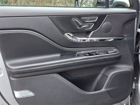 Used 2023 Lincoln Corsair Reserve w/ Equipment Group 201A image 12