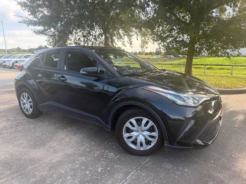 Used 2020 Toyota C-HR LE FWD image 3
