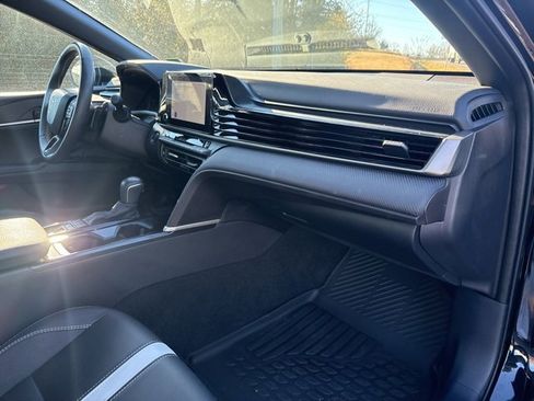 Used 2025 Toyota Camry SE image 24
