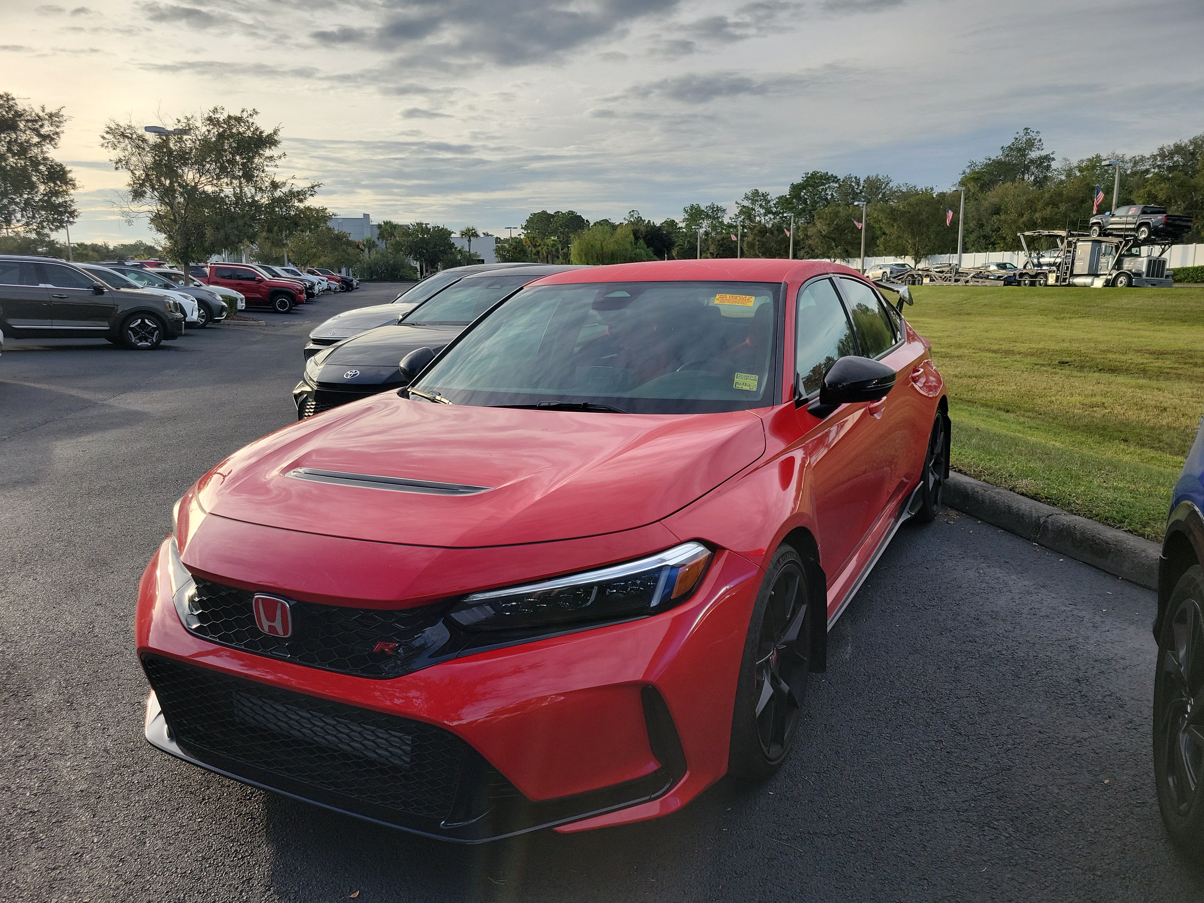 Used 2025 Honda Civic Type R image 1