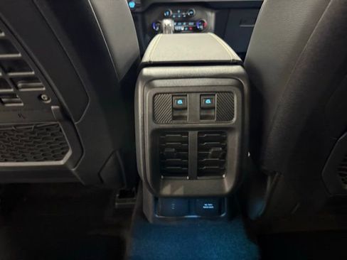 New 2025 Ford Bronco Badlands image 16