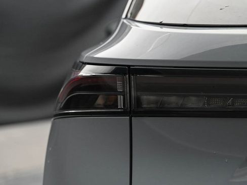 New 2025 Nissan Ariya Platinum image 12