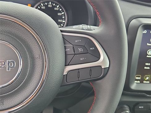 Used 2023 Jeep Renegade Trailhawk AWD/4WD image 67