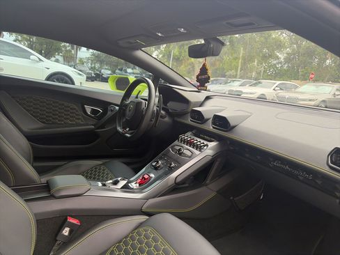 Used 2019 Lamborghini Huracan LP 580-2 RWD image 8