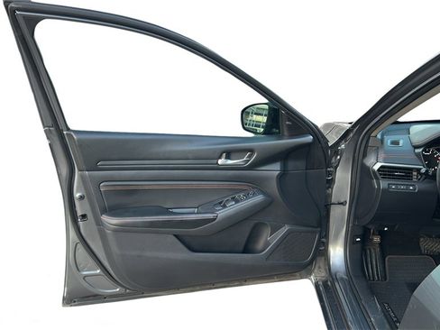 Used 2019 Nissan Altima 2.5 SR image 9