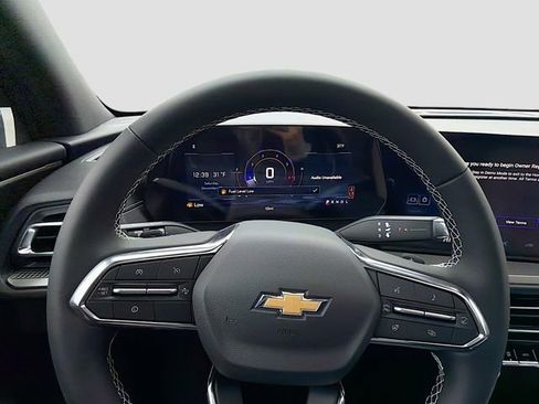 New 2026 Chevrolet Traverse LT w/ Sun and Wheel Package image 11