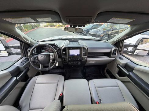 Used 2022 Ford F250 XL w/ Power Equipment Group RWD image 4