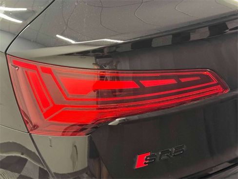 Used 2024 Audi SQ5 Premium Plus image 9
