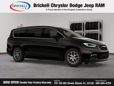 New 2026 Chrysler Pacifica Select image 5