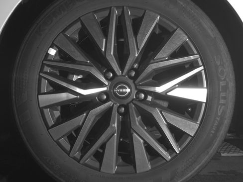 Used 2025 Nissan Altima 2.5 SV image 12