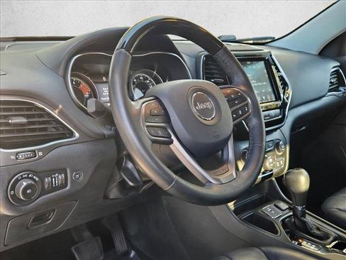 Used 2019 Jeep Cherokee Overland w/ Technology Group image 10