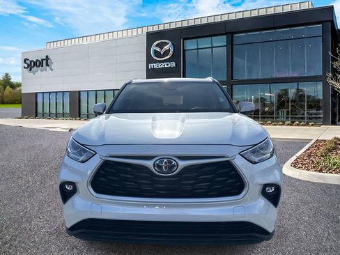 Used 2023 Toyota Highlander Bronze Edition image 9