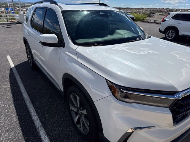 Certified 2024 Honda Pilot Touring image 2