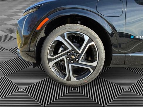 New 2026 Chevrolet Equinox EV LT image 9