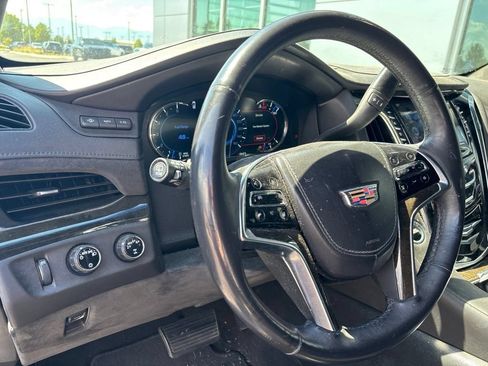 Used 2017 Cadillac Escalade Platinum AWD/4WD image 3