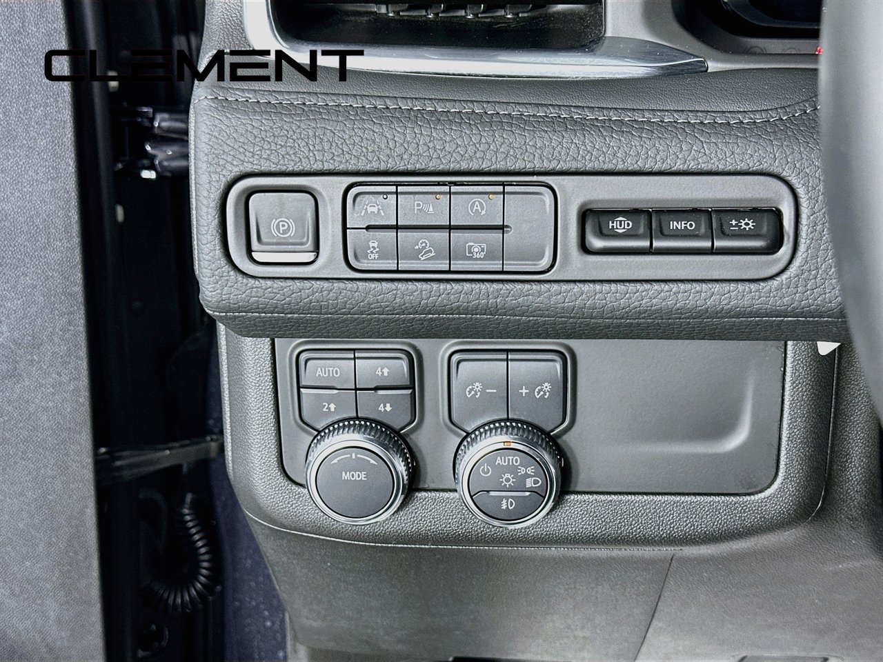Used 2024 GMC Yukon Denali AWD/4WD image 14