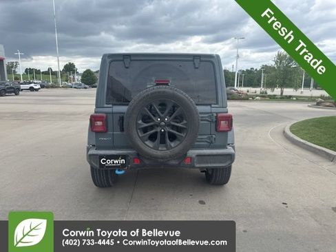 Used 2024 Jeep Wrangler Unlimited Sahara AWD/4WD image 5