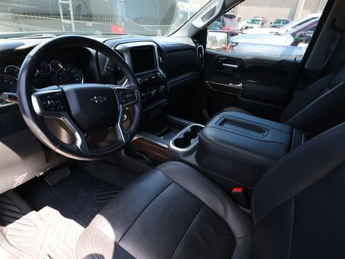 Used 2021 Chevrolet Silverado 1500 LT Trail Boss w/ Convenience Package II AWD/4WD image 9