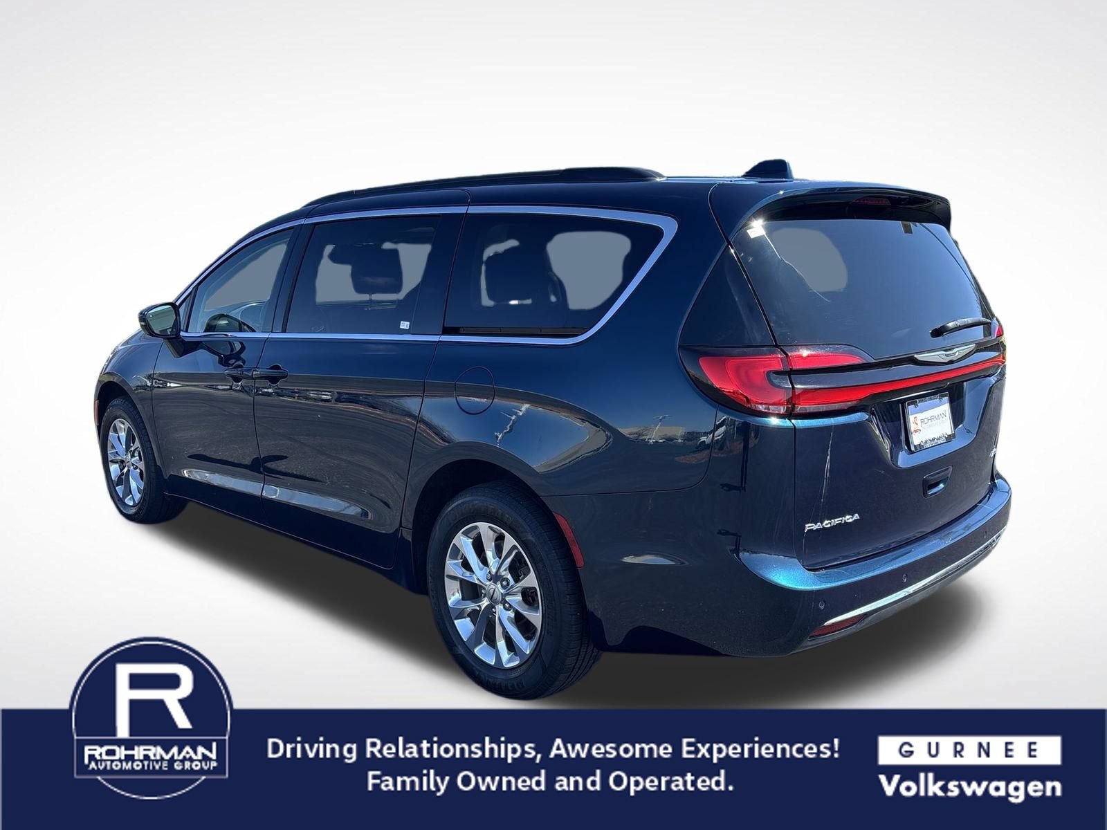 Used 2022 Chrysler Pacifica Touring-L AWD/4WD image 6