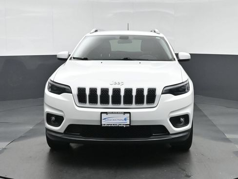Used 2019 Jeep Cherokee Latitude Plus w/ Cold Weather Group AWD/4WD image 2