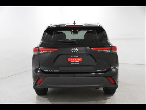 Used 2023 Toyota Highlander XLE image 21