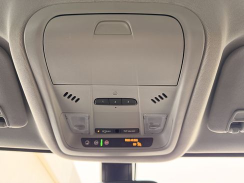 Used 2020 GMC Acadia SLT w/ Trailering Package image 20