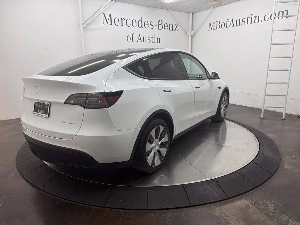 Used 2022 Tesla Model Y Long Range AWD/4WD image 7