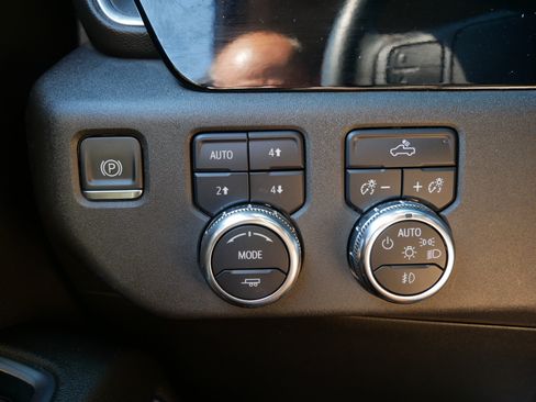 Used 2023 GMC Sierra 1500 Elevation w/ X31 Off-Road Package AWD/4WD image 26