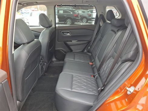 Used 2021 Nissan Rogue Platinum image 10