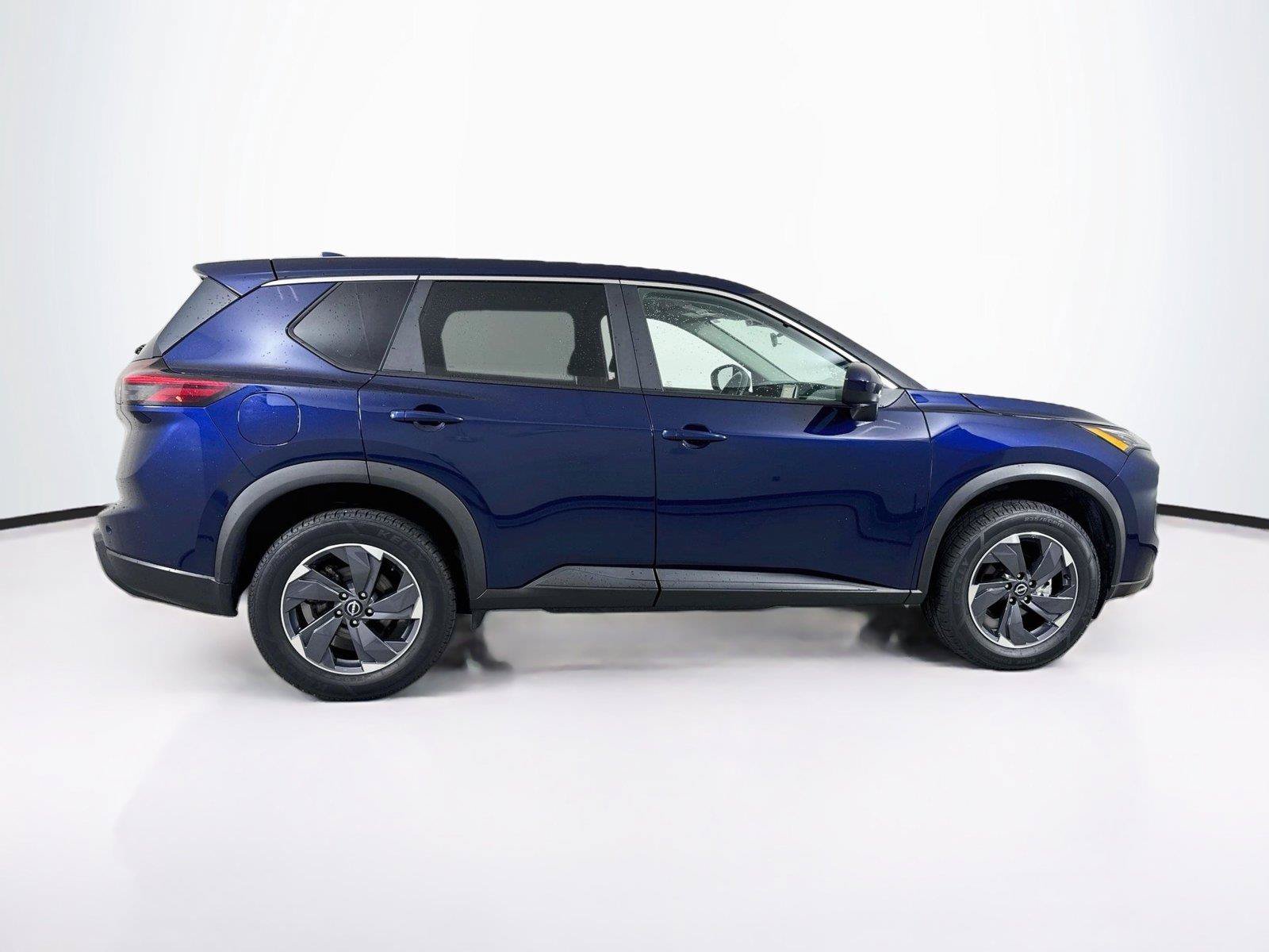Used 2025 Nissan Rogue SV FWD image 8
