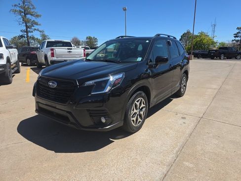 Used 2023 Subaru Forester Premium AWD/4WD image 8