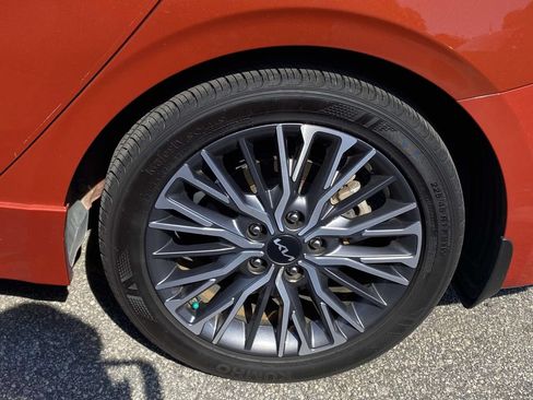 Used 2022 Kia Forte GT-Line w/ GT-Line Technology Package FWD image 8
