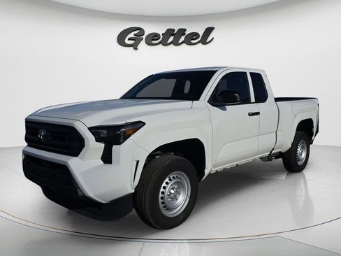 Used 2025 Toyota Tacoma SR image 1