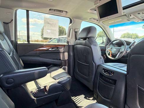 Used 2019 Cadillac Escalade ESV Premium Luxury AWD/4WD image 30
