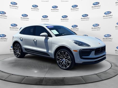 Used 2023 Porsche Macan AWD/4WD image 7