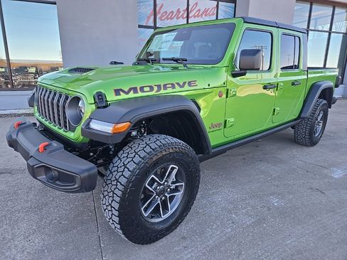 New 2026 Jeep Gladiator Mojave image 2