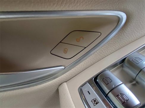 Used 2022 Mercedes-Benz GLC 300 4MATIC image 15