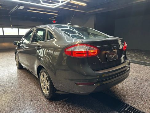 Used 2015 Ford Fiesta SE image 5