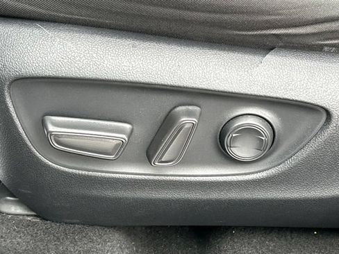 Used 2021 Toyota RAV4 XLE AWD/4WD image 19