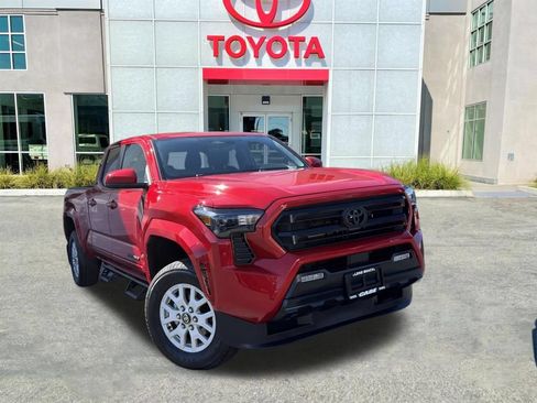 Used 2025 Toyota Tacoma SR5 RWD image 2