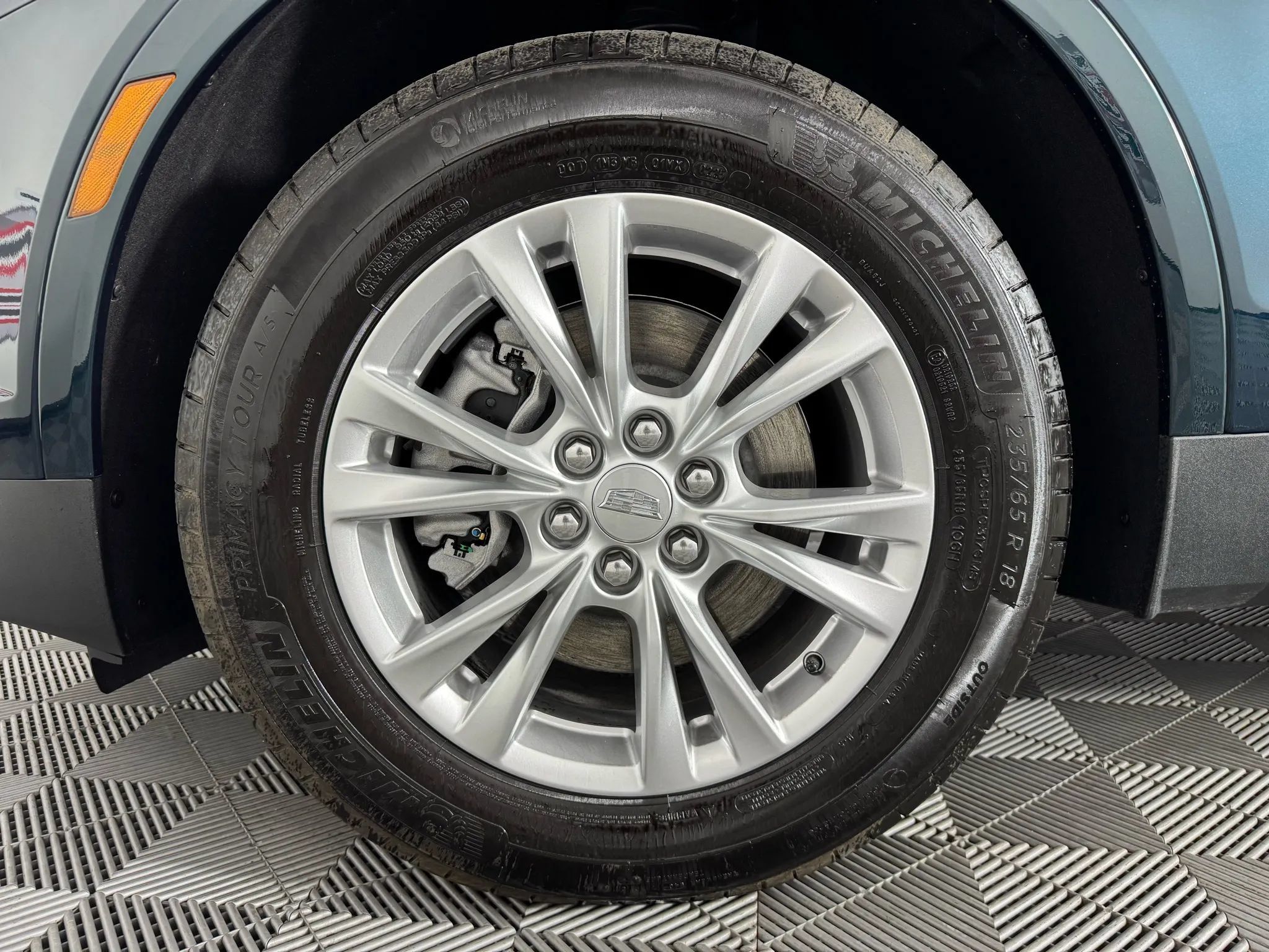 Used 2025 Cadillac XT5 Luxury w/ LPO, Floor Liner Package AWD/4WD image 45