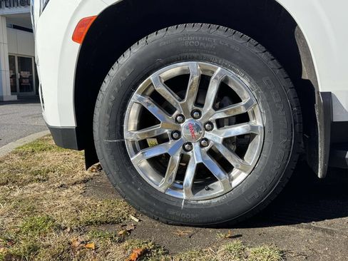 Used 2023 GMC Yukon SLT w/ SLT Luxury Package AWD/4WD image 7