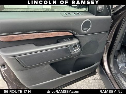 Used 2022 Land Rover Discovery HSE R-Dynamic image 13