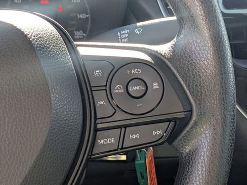 Used 2025 Toyota Corolla LE image 18